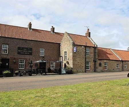 The Blue Bell Inn Cornhill on Tweed Buitenkant foto